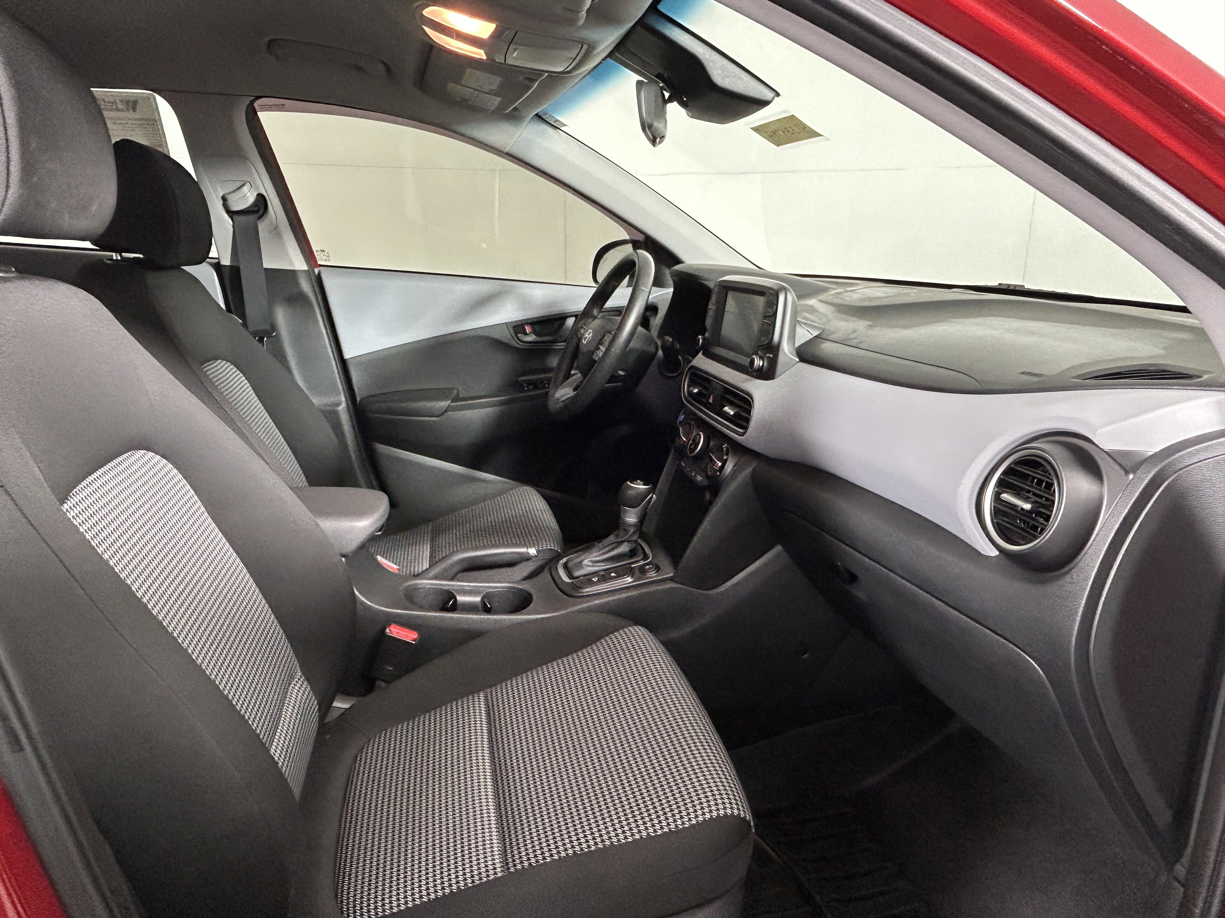 Used 2020 Hyundai Kona SEL w/ Cargo Package image 13