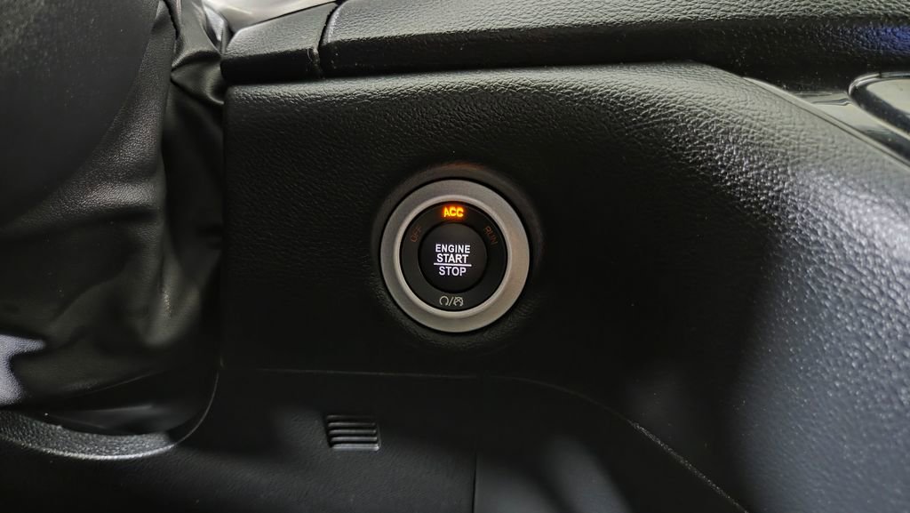 Used 2025 Chrysler Pacifica Select image 22