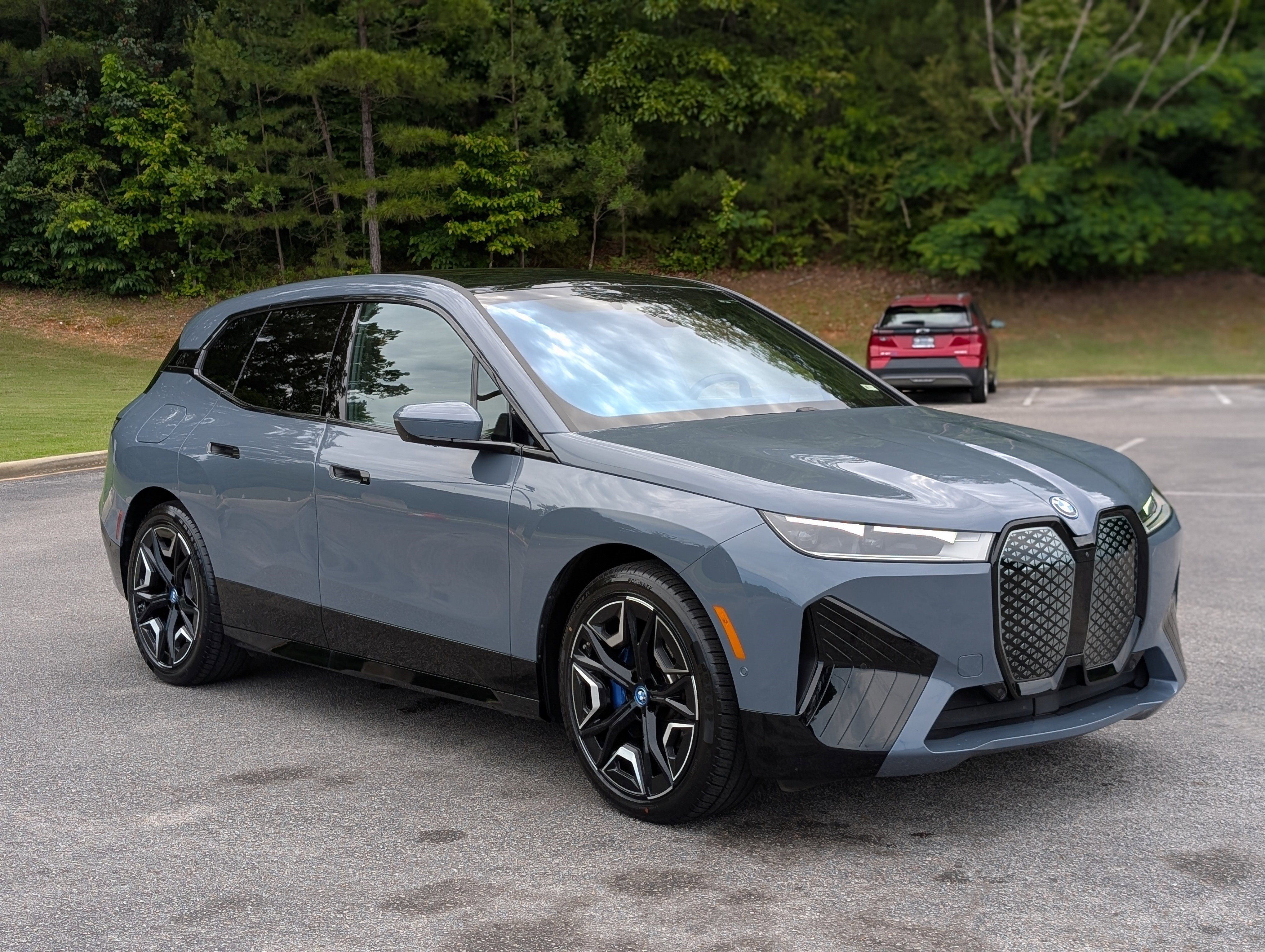 Used 2023 BMW iX xDrive50 w/ Premium Package AWD/4WD image 11