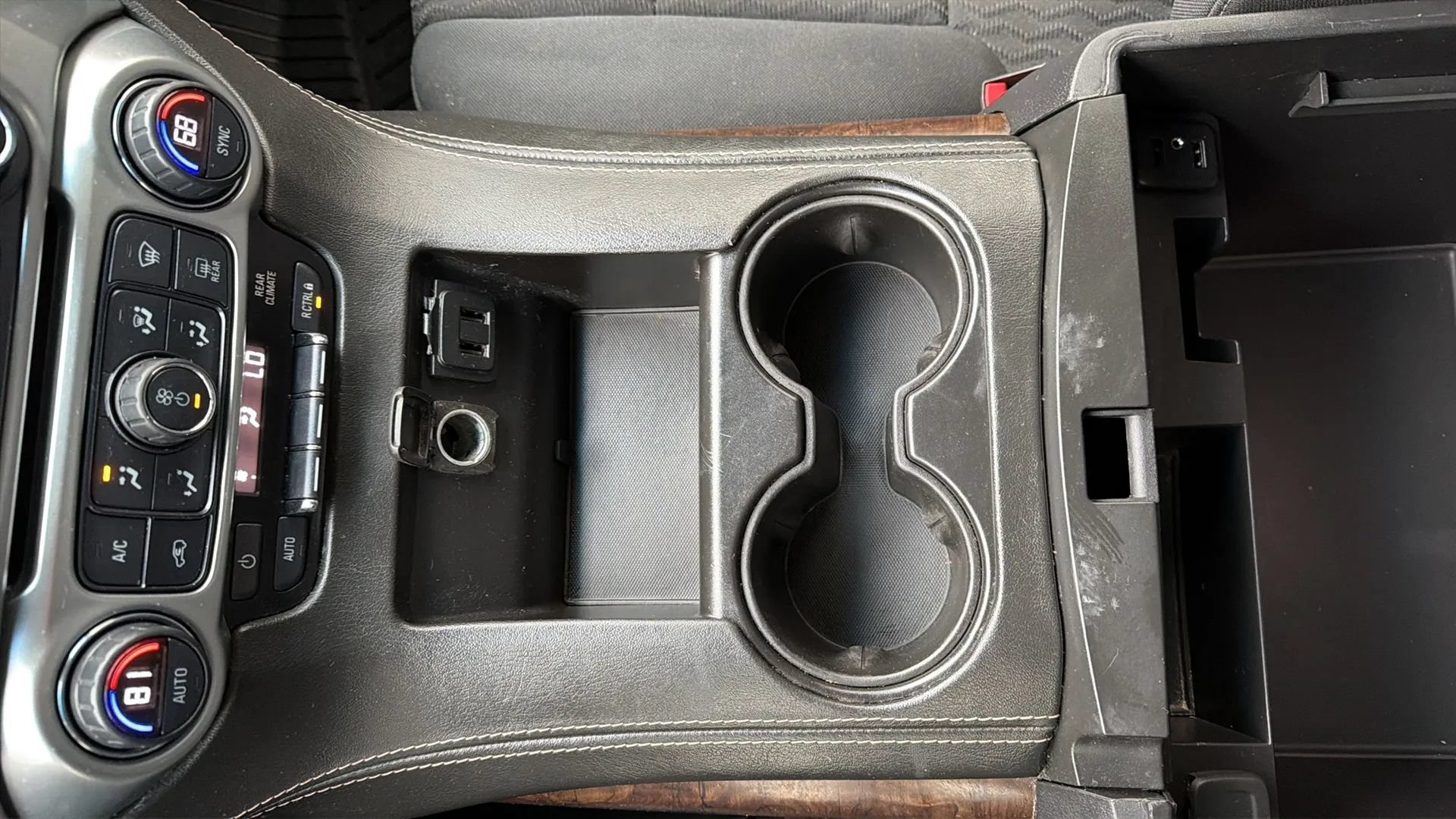 Used 2019 Chevrolet Tahoe LS AWD/4WD image 19