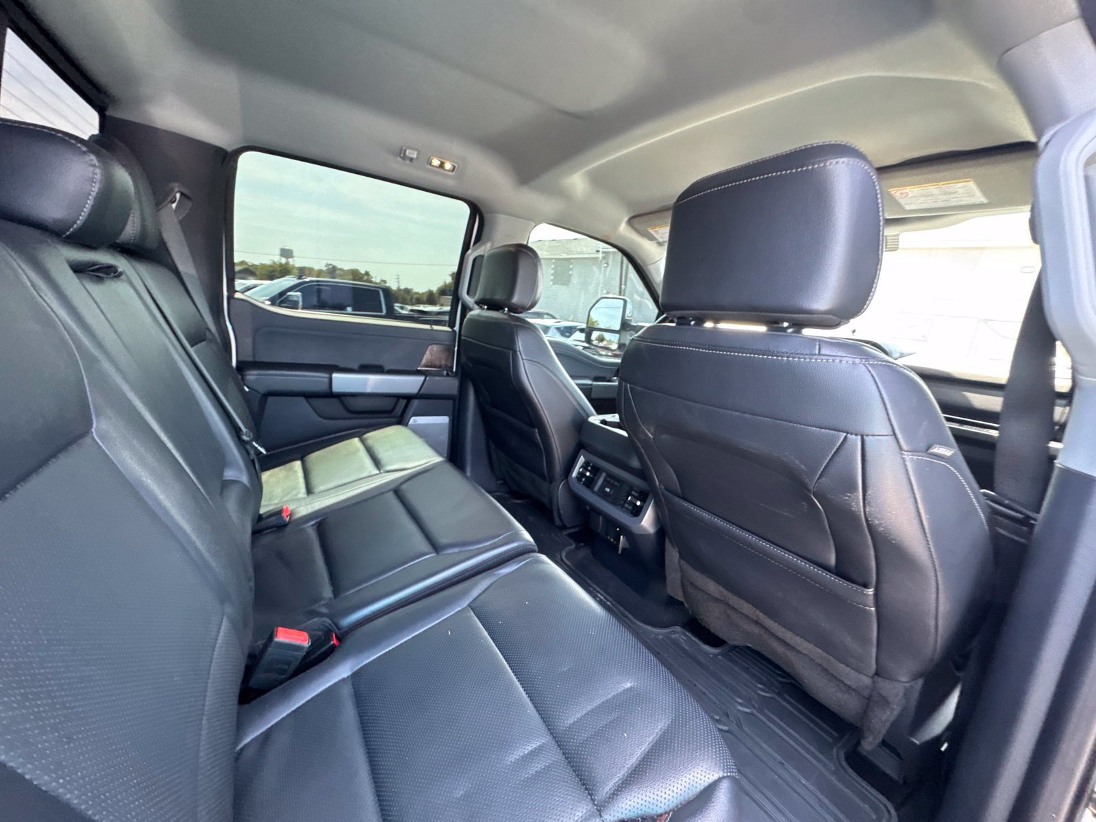 Used 2024 Ford F250 Lariat w/ Chrome Package AWD/4WD image 31