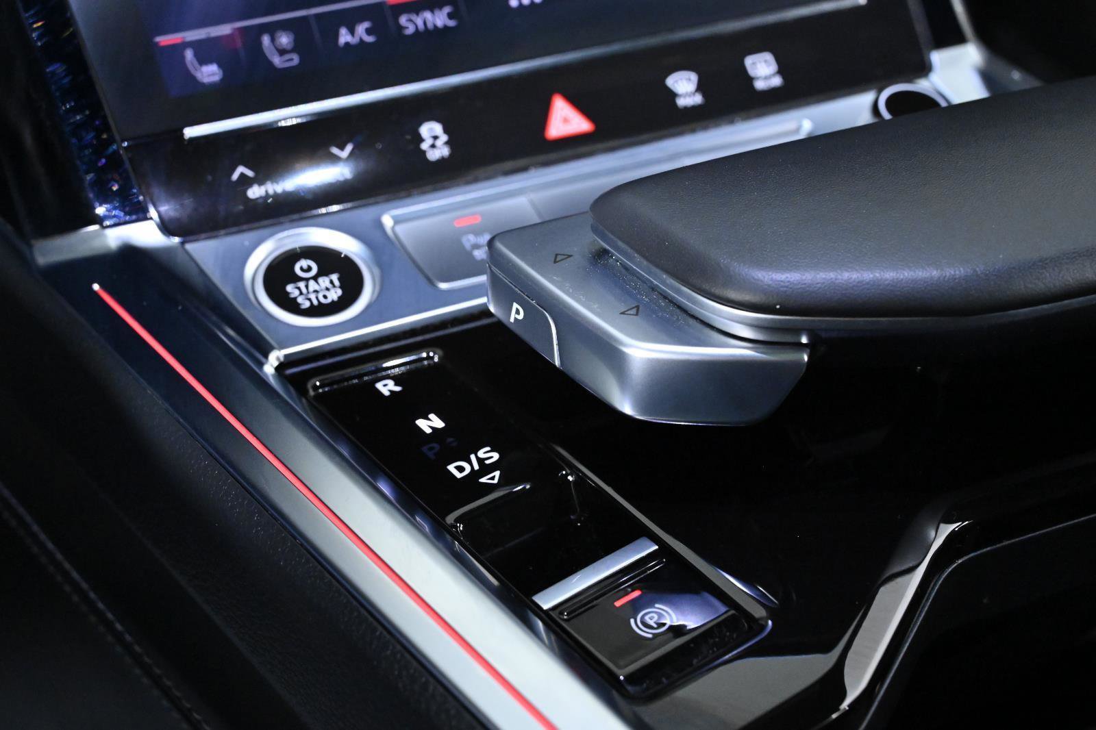 Used 2022 Audi e-tron Chronos image 19