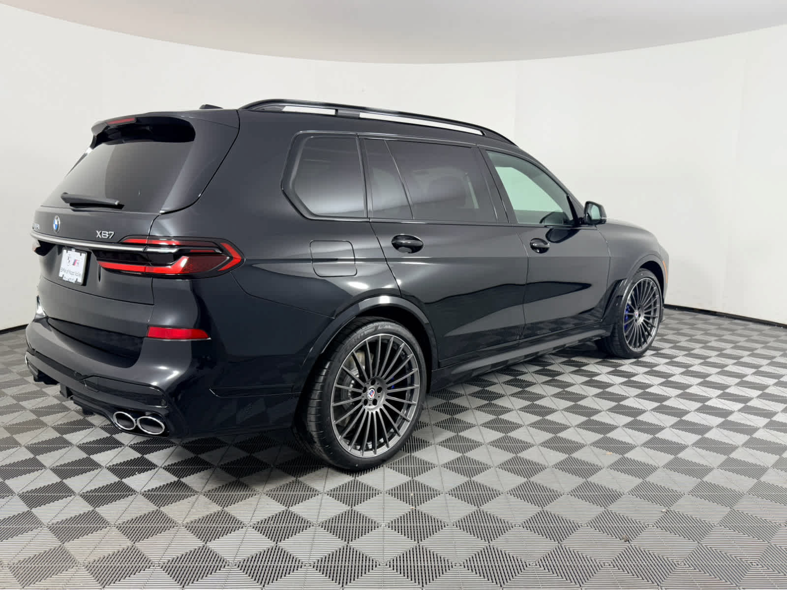 New 2026 BMW ALPINA XB7 AWD/4WD image 3