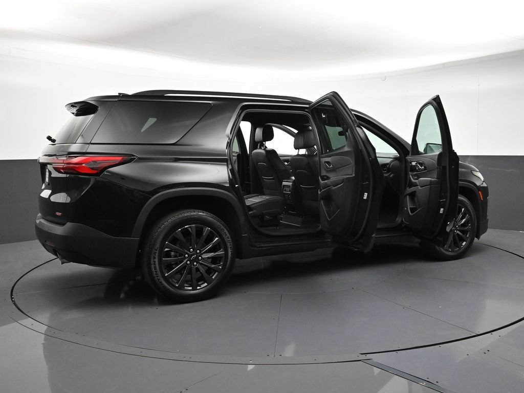 Certified 2023 Chevrolet Traverse RS w/ LPO, Floor Liner Package AWD/4WD image 32