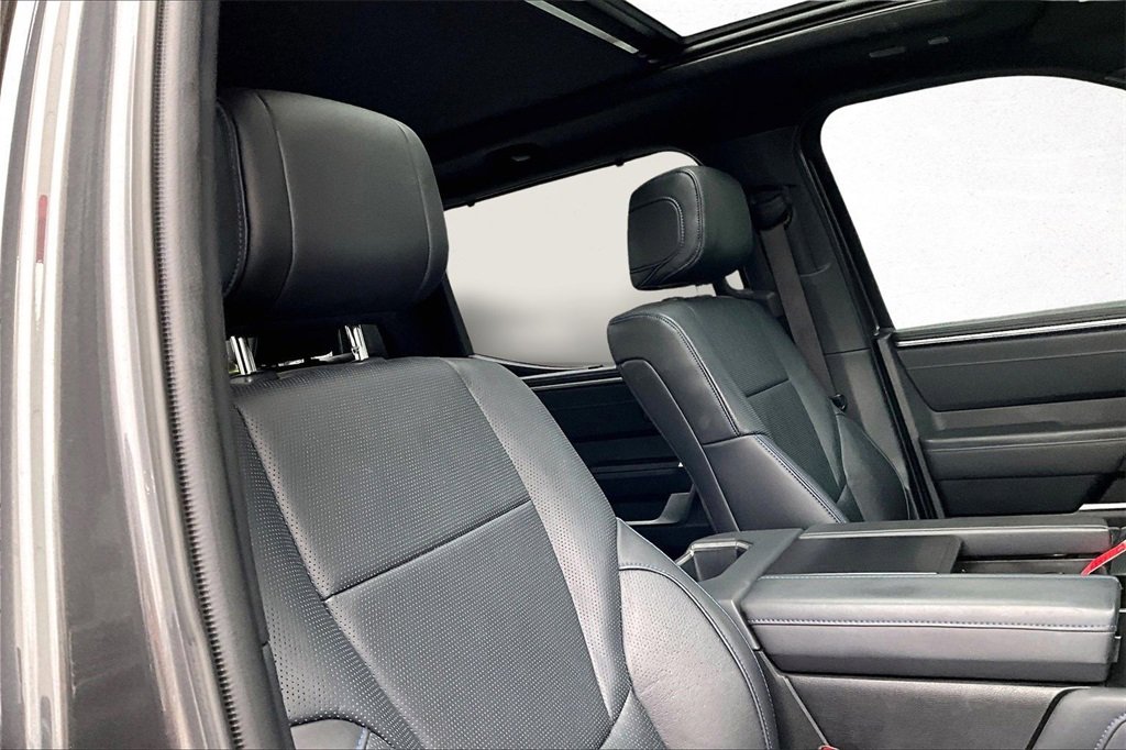Used 2023 Toyota Tundra Platinum image 27