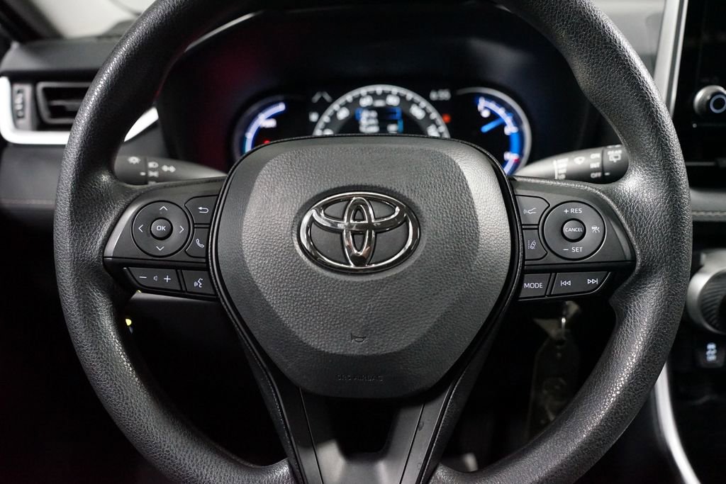 Used 2025 Toyota RAV4 LE image 12