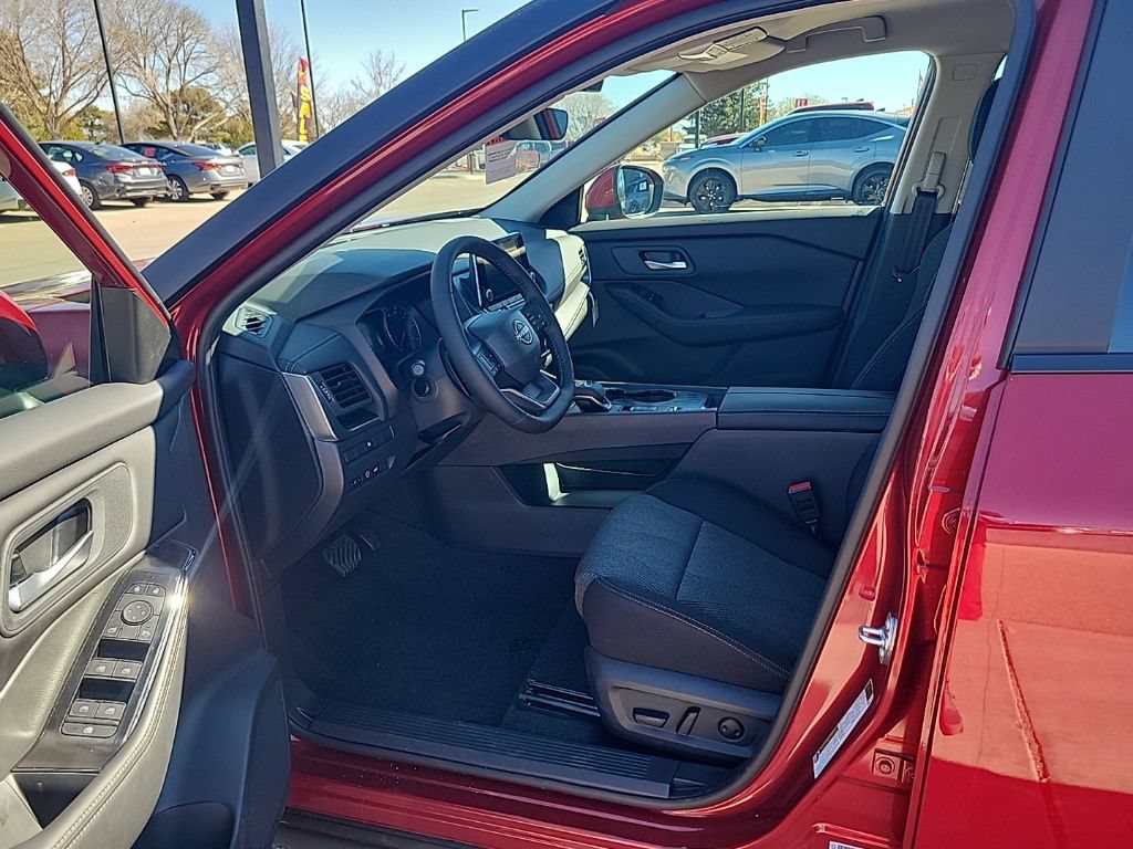 New 2026 Nissan Rogue SV FWD image 10