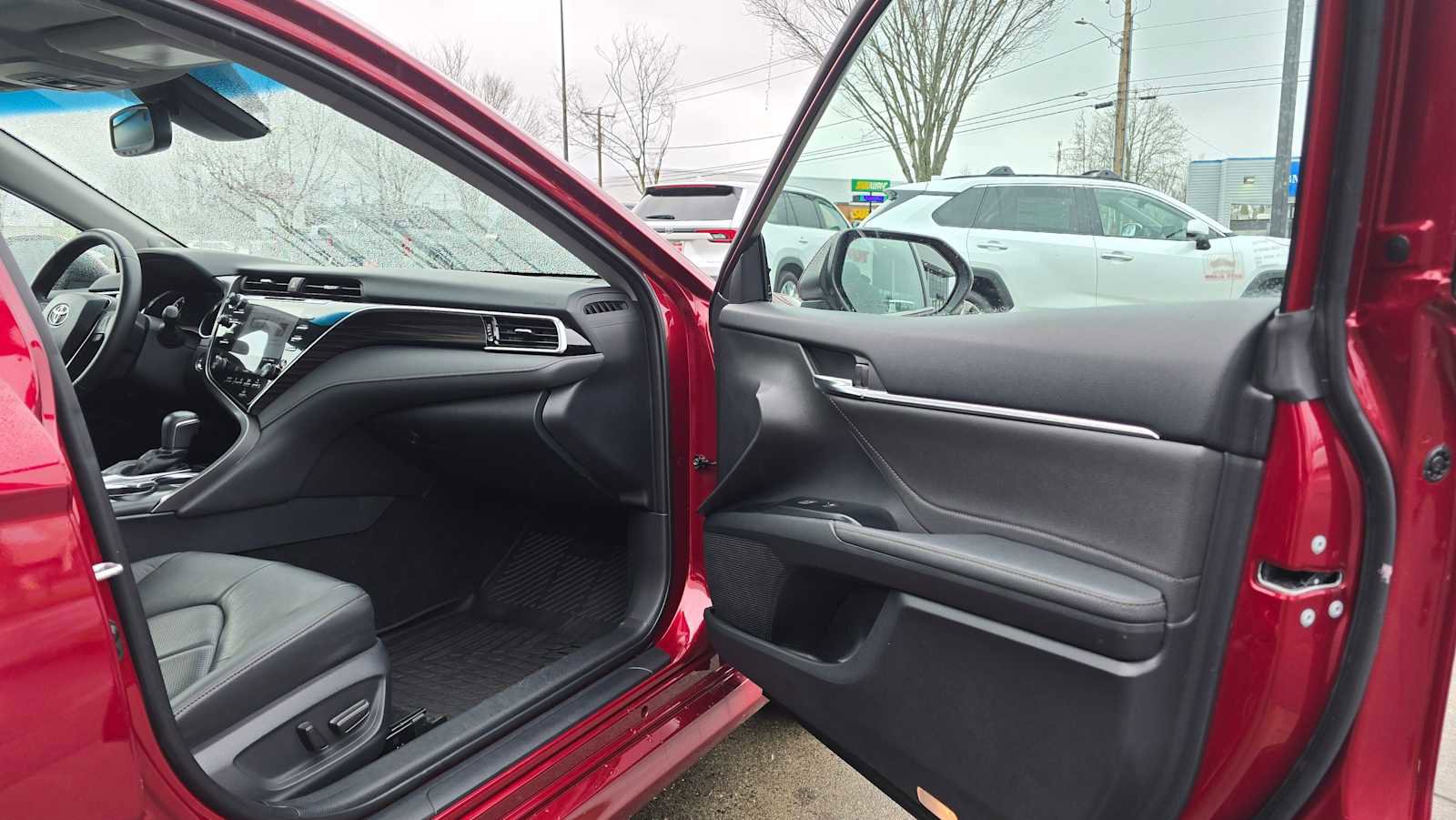 Certified 2018 Toyota Camry XLE image 10