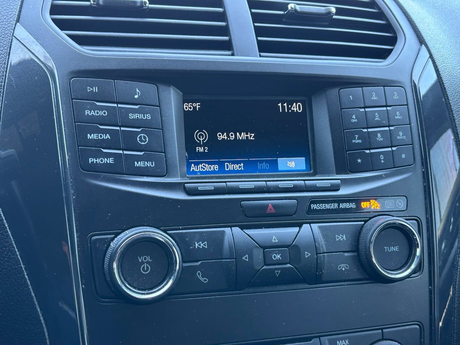 Used 2019 Ford Explorer XLT FWD image 10
