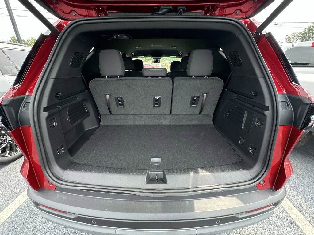 New 2025 Chevrolet Traverse LT w/ Enhanced Driving Package image 24
