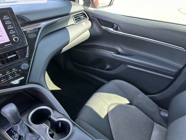 Used 2021 Toyota Camry LE FWD image 30