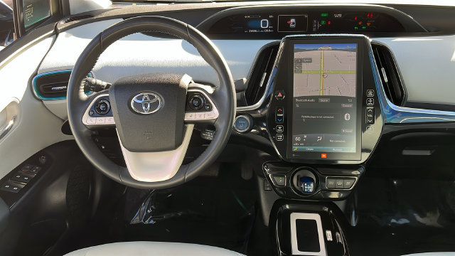 Used 2018 Toyota Prius Prime Advanced w/ Carpet Mat Package FWD image 4
