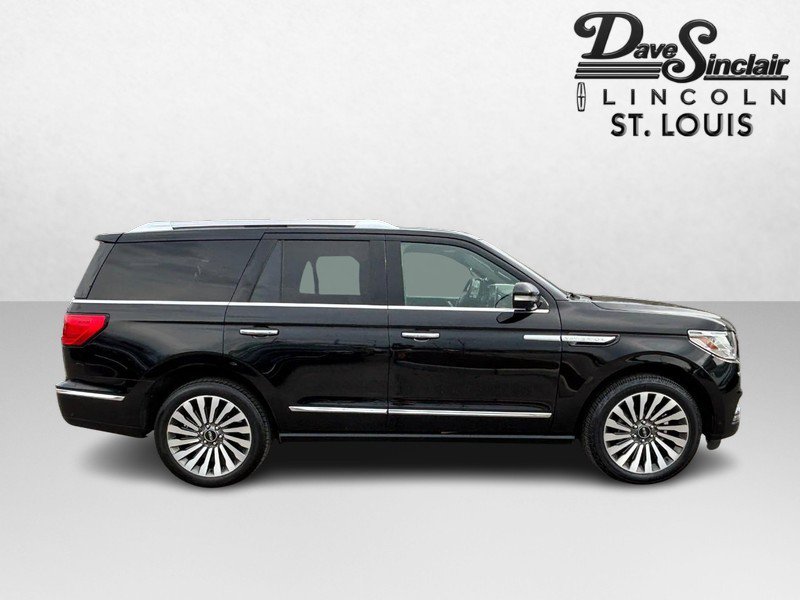 Used 2019 Lincoln Navigator Reserve image 4