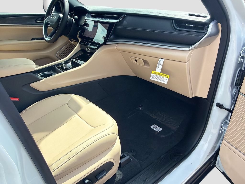 New 2026 Jeep Grand Cherokee L Limited AWD/4WD image 14