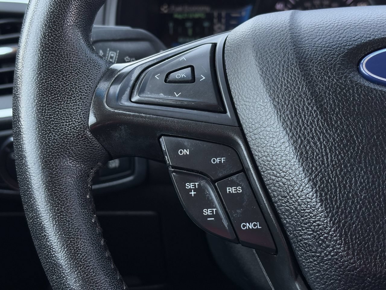 Used 2022 Ford Edge Titanium AWD/4WD image 16