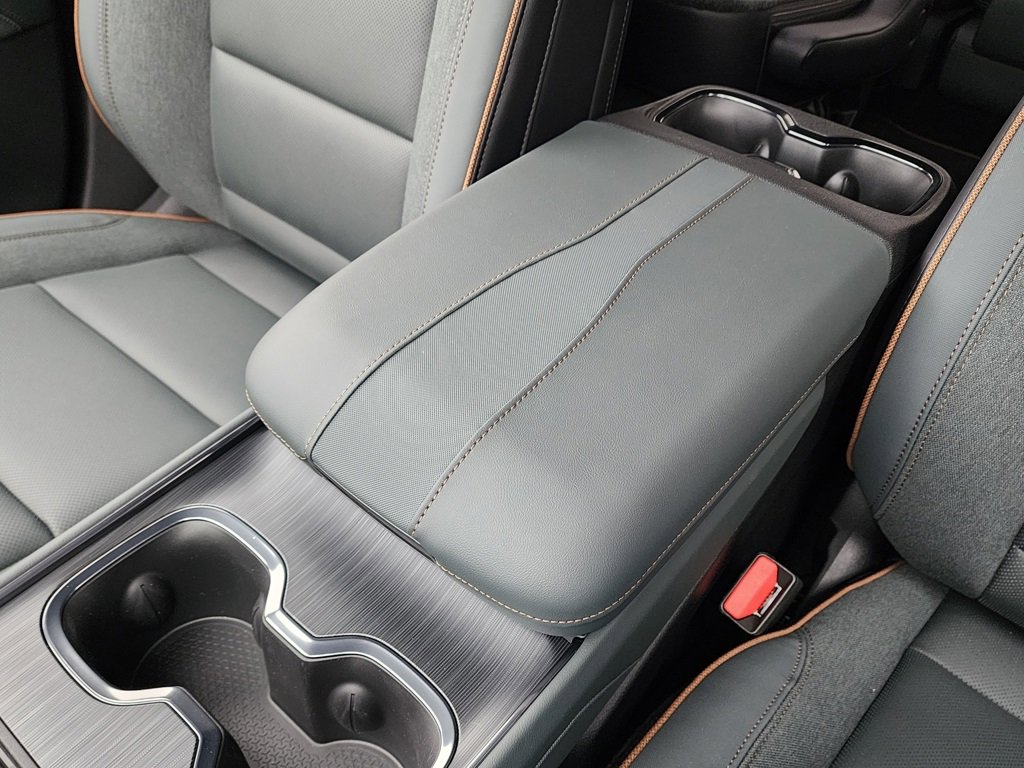 New 2026 GMC Acadia AT4 image 34