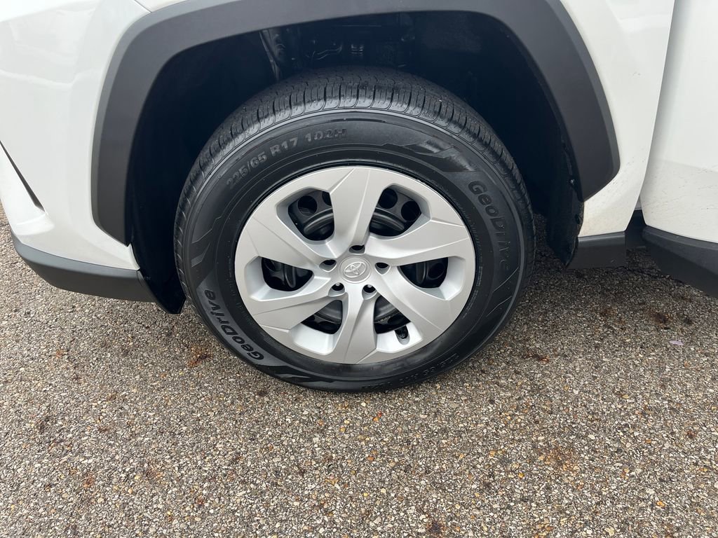 Certified 2023 Toyota RAV4 LE image 28