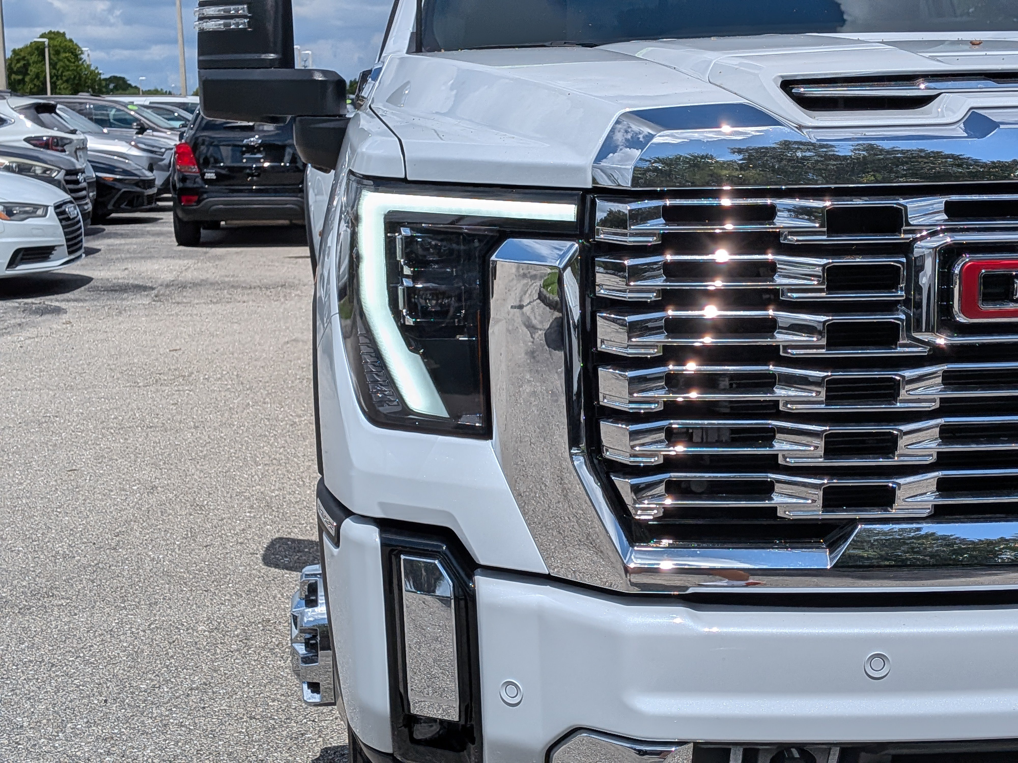 Used 2026 GMC Sierra 3500 Denali AWD/4WD image 9