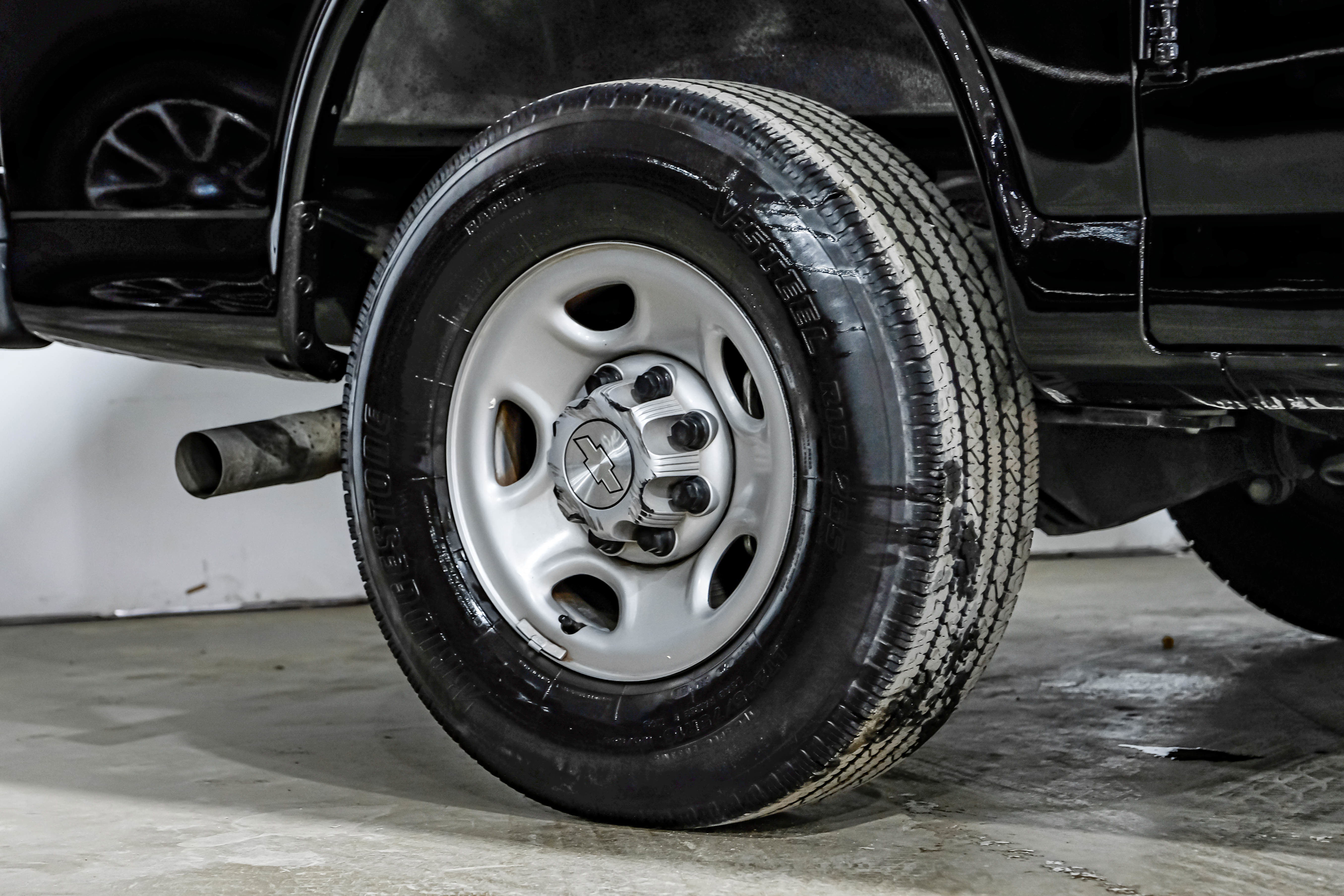 Used 2019 Chevrolet Express 2500 w/ Driver Convenience Package image 33