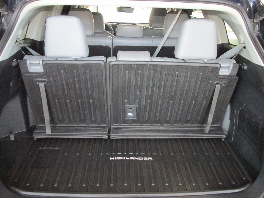 Used 2022 Toyota Highlander XLE image 36