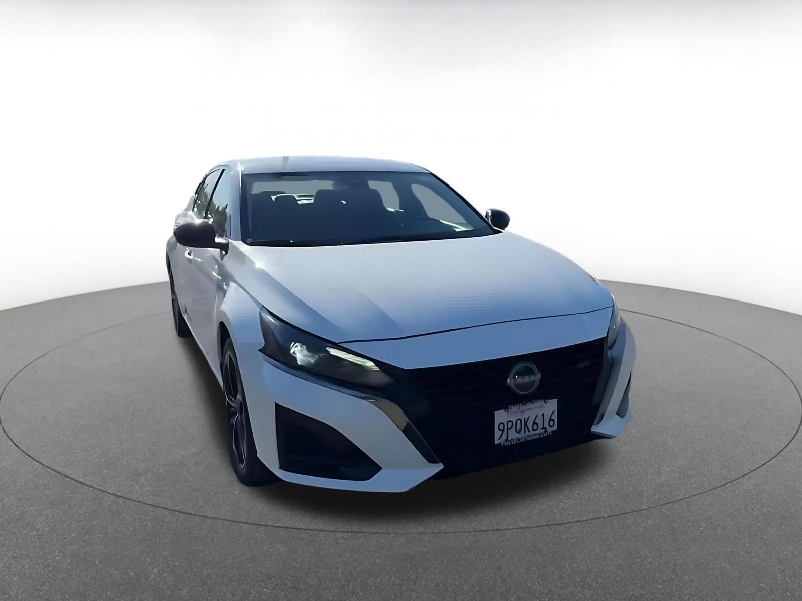 Used 2025 Nissan Altima 2.5 SR image 3