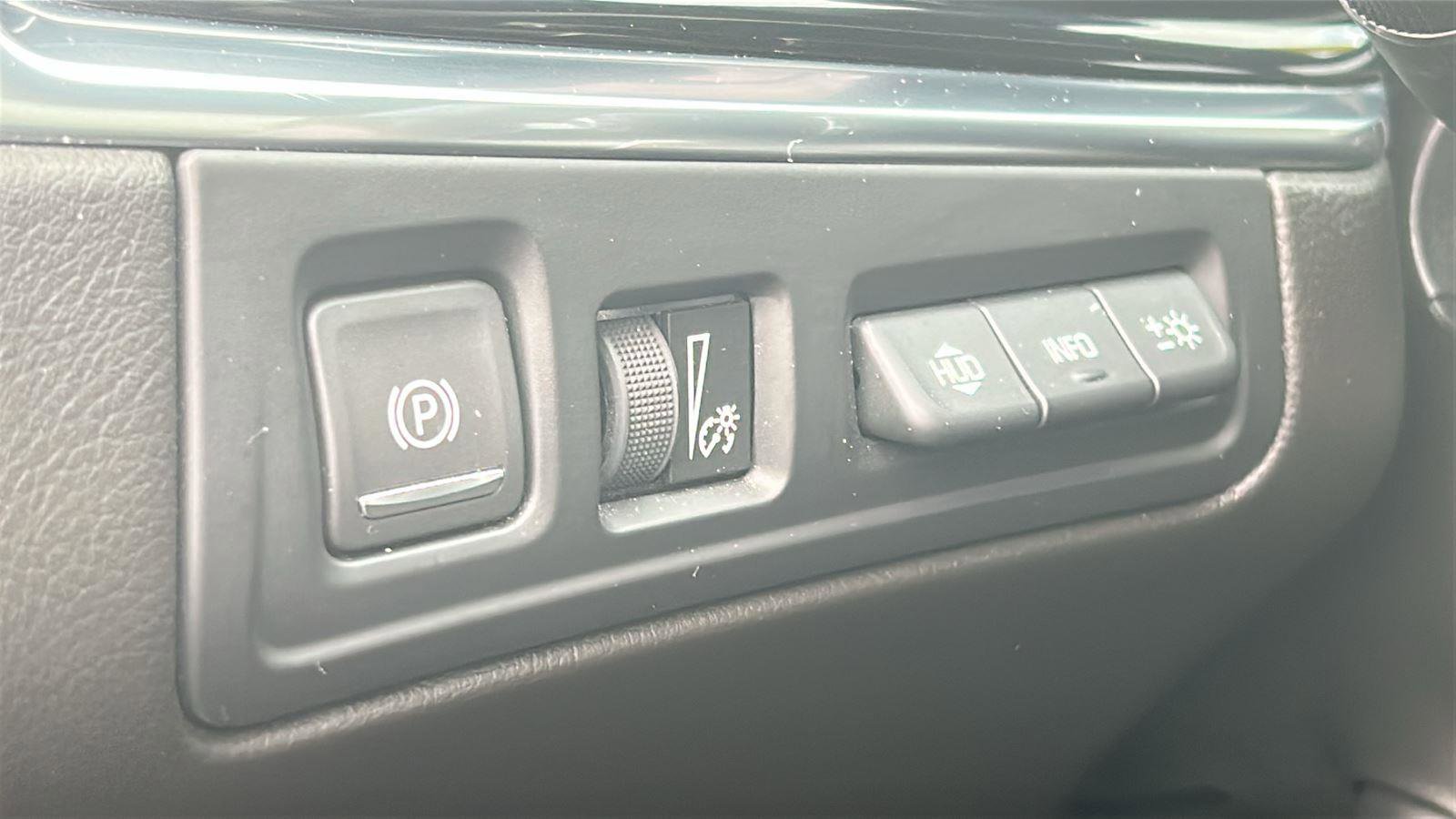 Used 2022 Cadillac XT6 Sport w/ Technology Package image 19