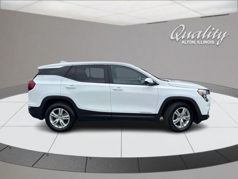 Used 2024 GMC Terrain SLE FWD image 3