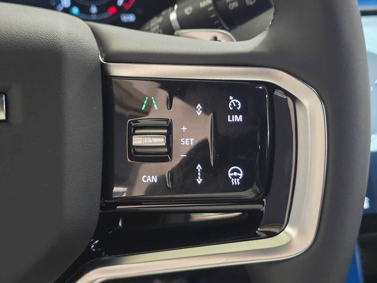 New 2026 Land Rover Discovery Sport Landmark AWD/4WD image 31