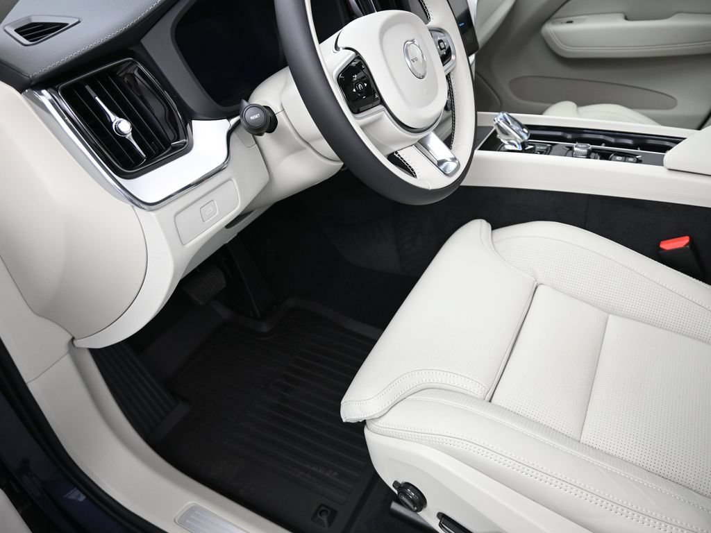 New 2026 Volvo XC60 B5 Ultra w/ Climate Package AWD/4WD image 9