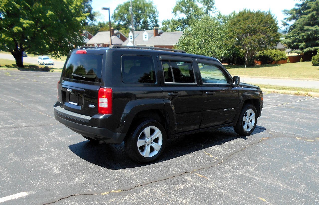 Used 2011 Jeep Patriot Latitude AWD/4WD image 6