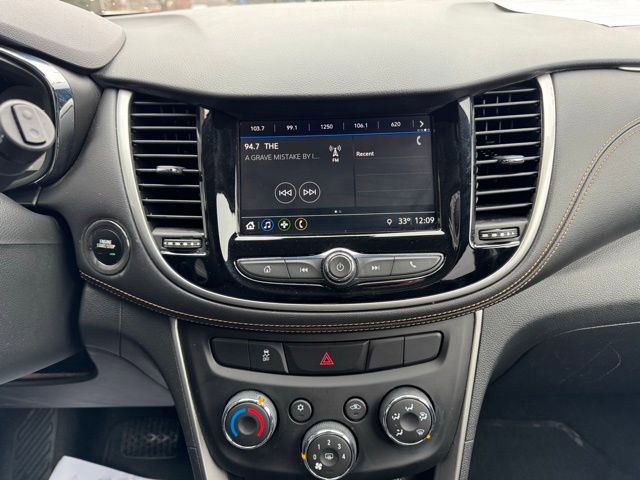 Used 2018 Chevrolet Trax LT w/ LT Convenience Package FWD image 19