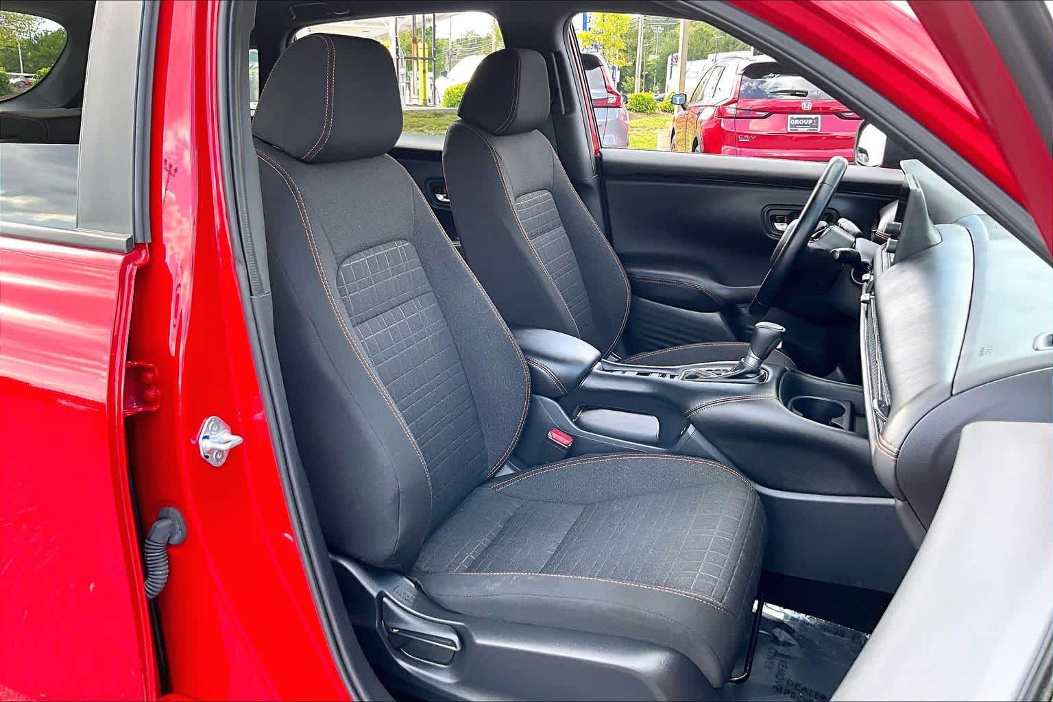 Certified 2025 Honda HR-V Sport image 9