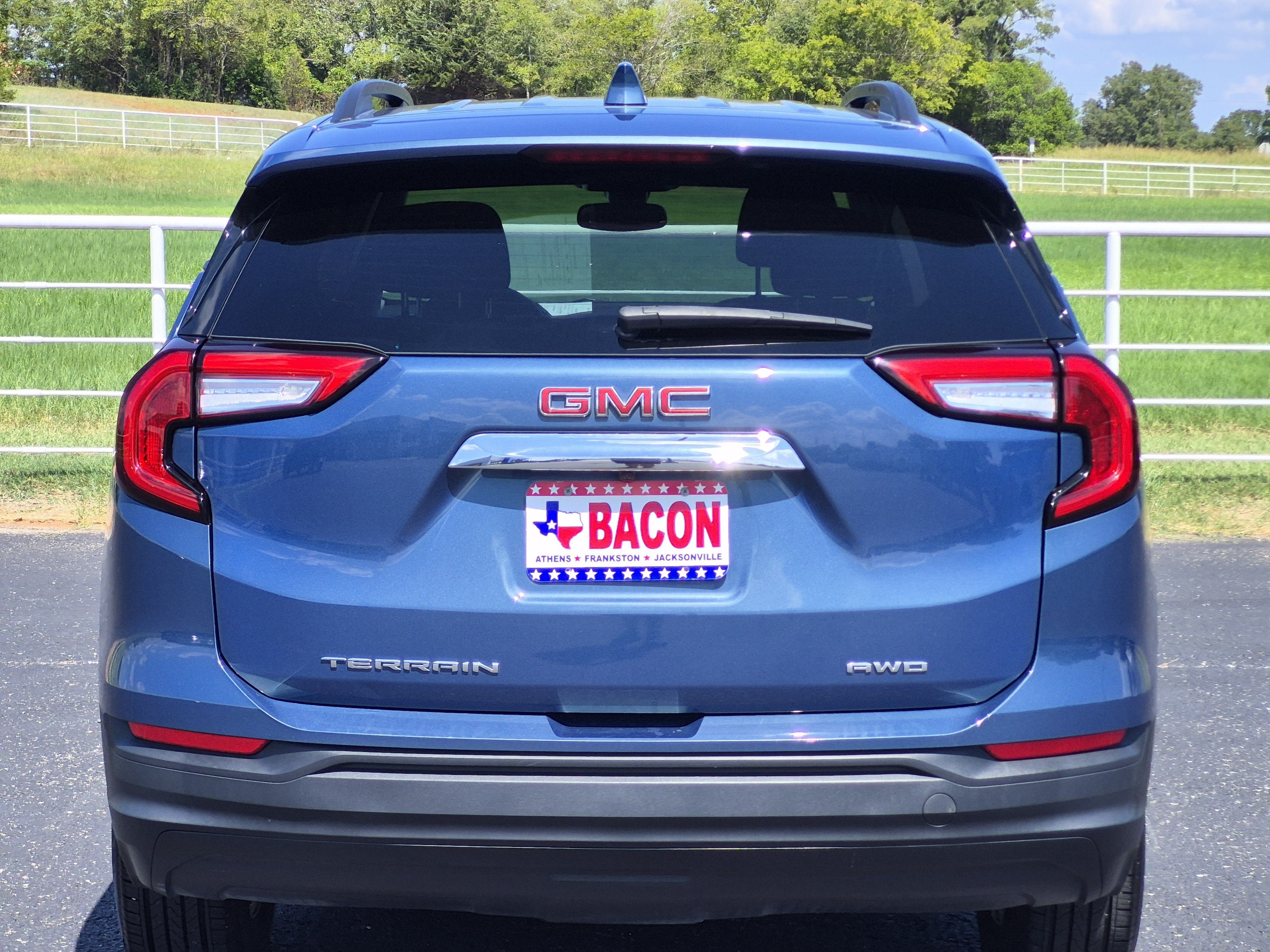 Used 2024 GMC Terrain SLE w/ Driver Convenience Package AWD/4WD image 5