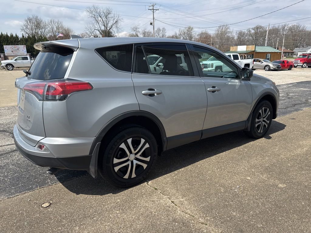 Used 2018 Toyota RAV4 LE w/ All Weather Liner Package AWD/4WD image 7