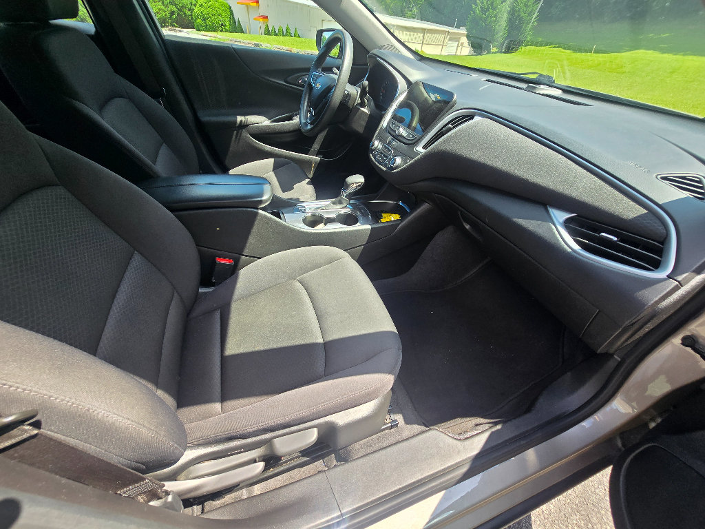 Used 2023 Chevrolet Malibu LT FWD image 21