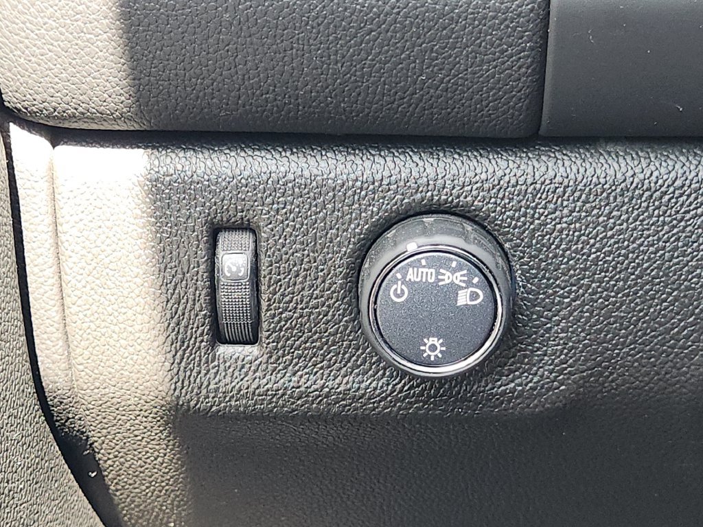 Used 2022 Chevrolet Colorado LT w/ Fleet Safety Package RWD image 21