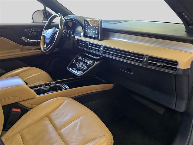 Used 2022 Lincoln Corsair Reserve w/ Equipment Group 201A image 19