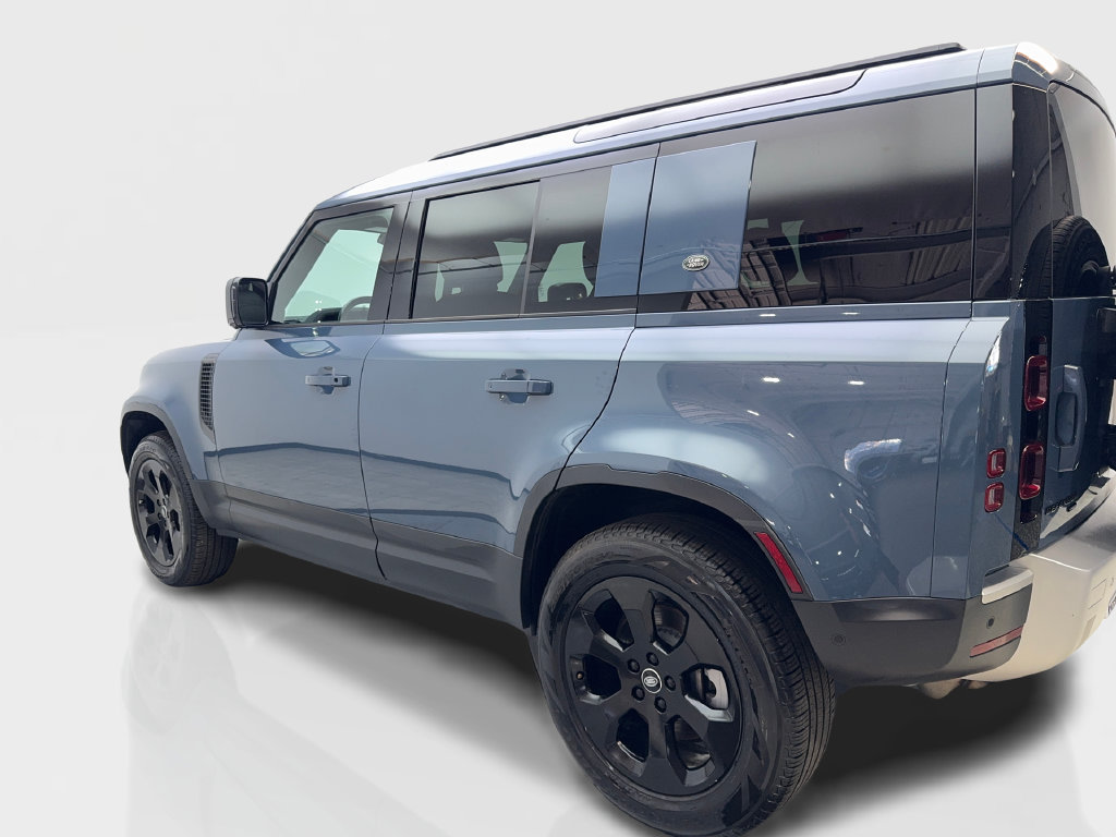 Used 2023 Land Rover Defender 110 SE AWD/4WD image 16