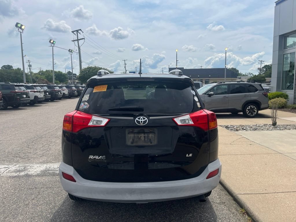 Used 2015 Toyota RAV4 LE FWD image 5