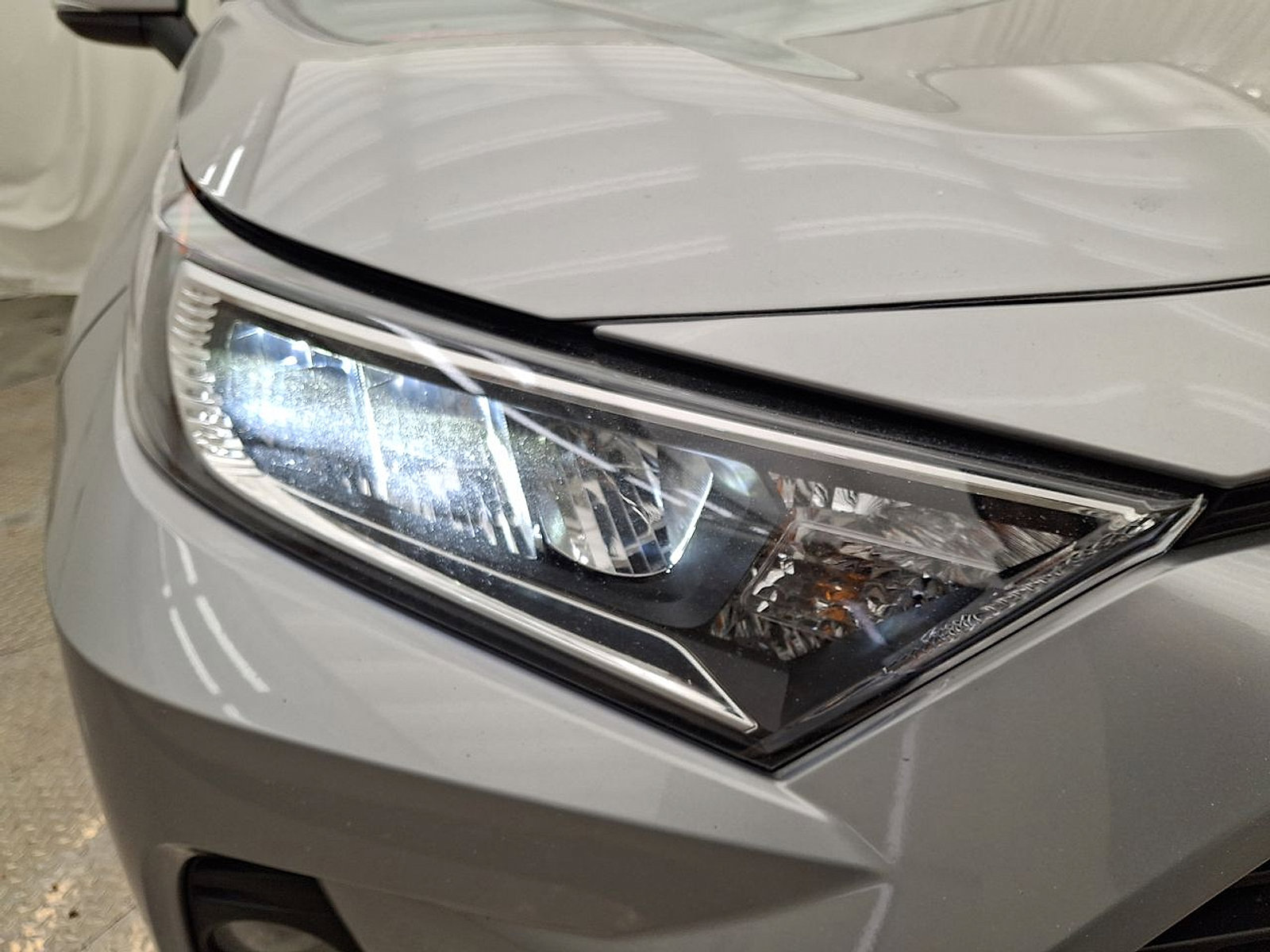 Certified 2019 Toyota RAV4 XLE Premium image 28