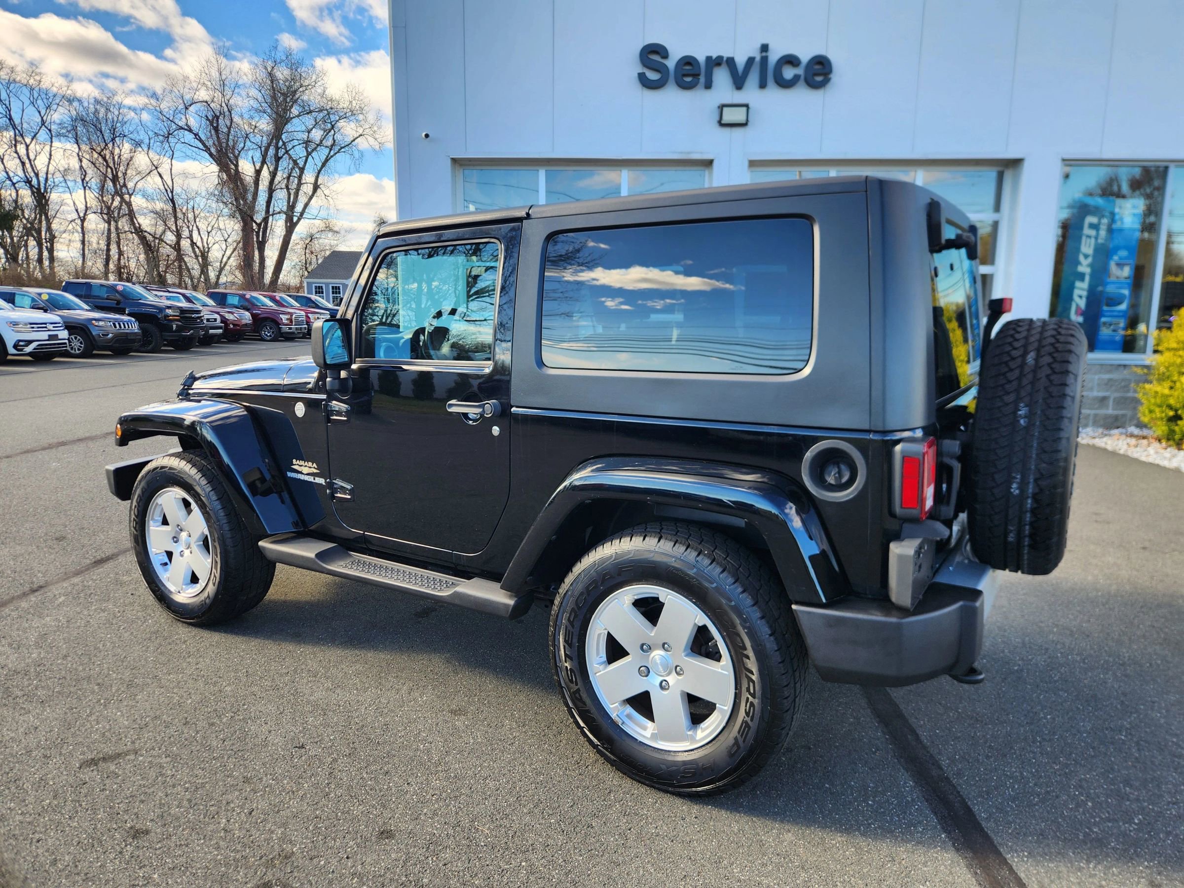 Used 2010 Jeep Wrangler Sahara w/ Dual Top Group image 8
