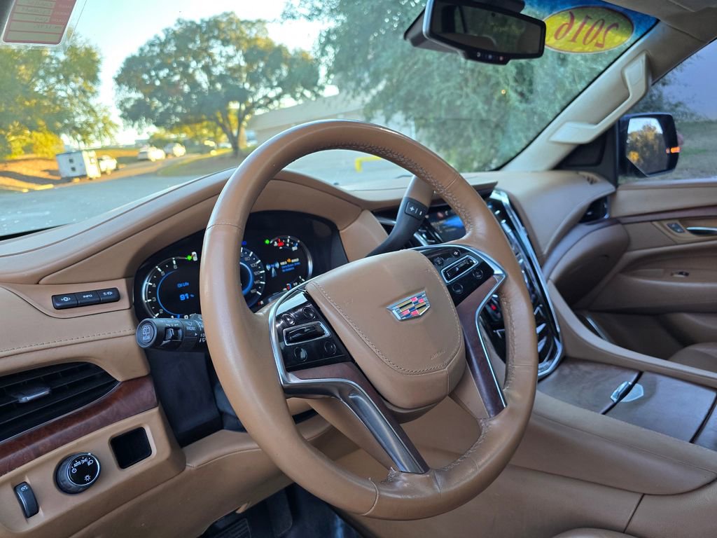 Used 2016 Cadillac Escalade Platinum image 28