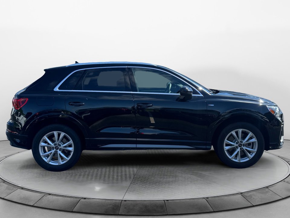 Certified 2025 Audi Q3 2.0T Premium w/ Convenience Package AWD/4WD image 8