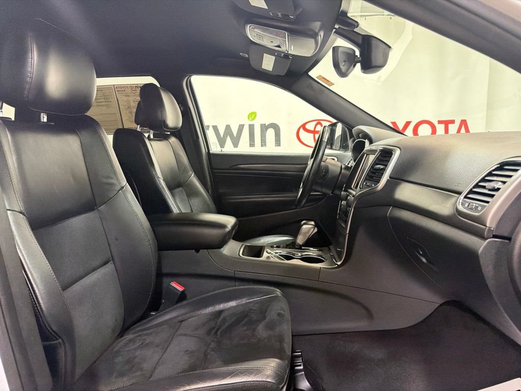 Used 2018 Jeep Grand Cherokee Altitude AWD/4WD image 10