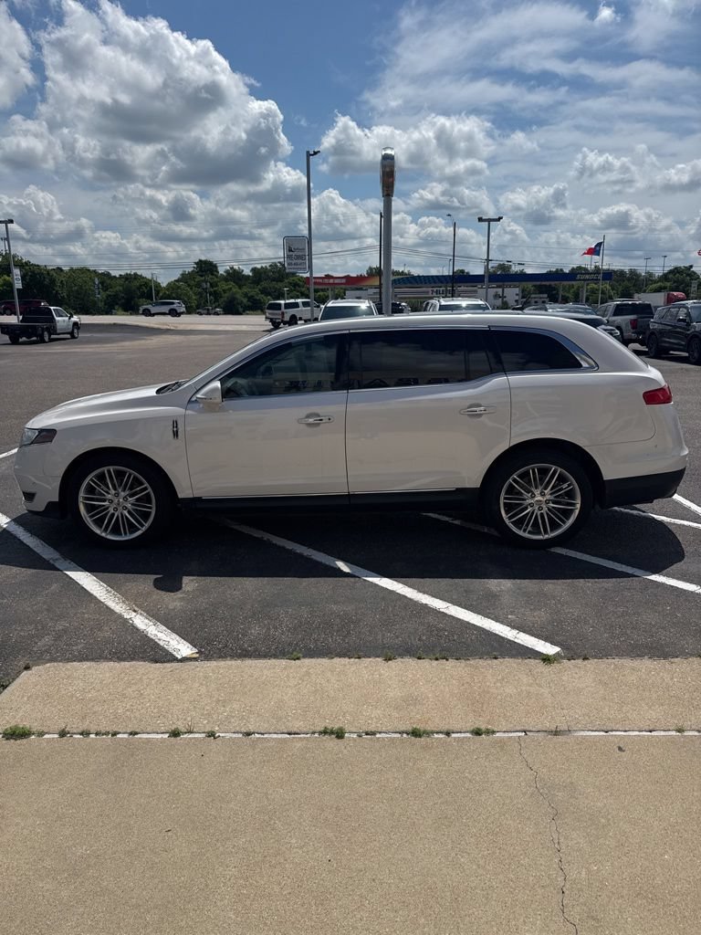 Used 2018 Lincoln MKT AWD w/ Technology Package image 7