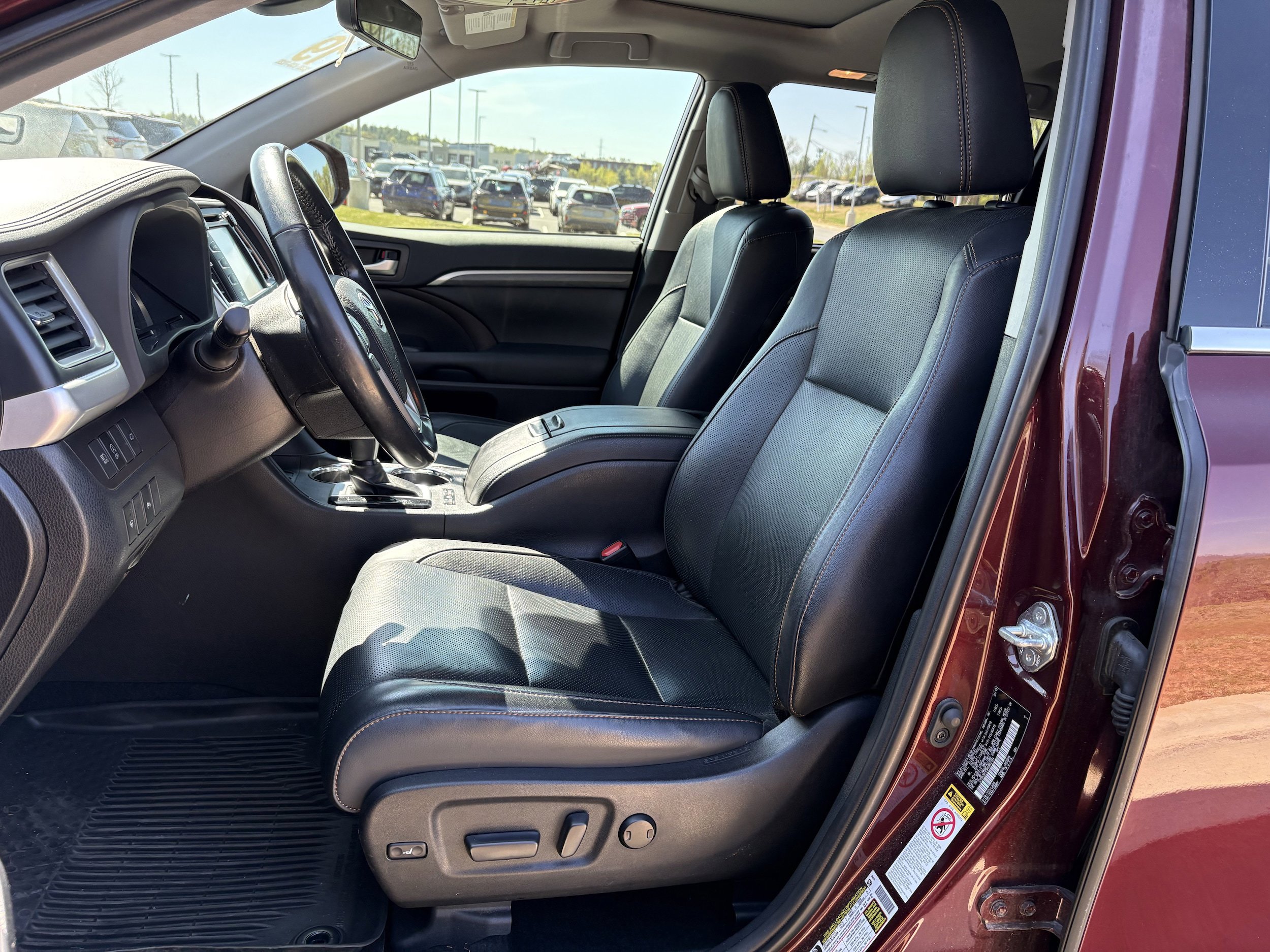 Used 2019 Toyota Highlander Limited image 28