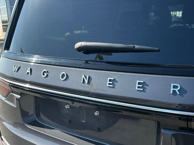 Used 2022 Jeep Wagoneer Series III w/ Flexible Seating Group image 32