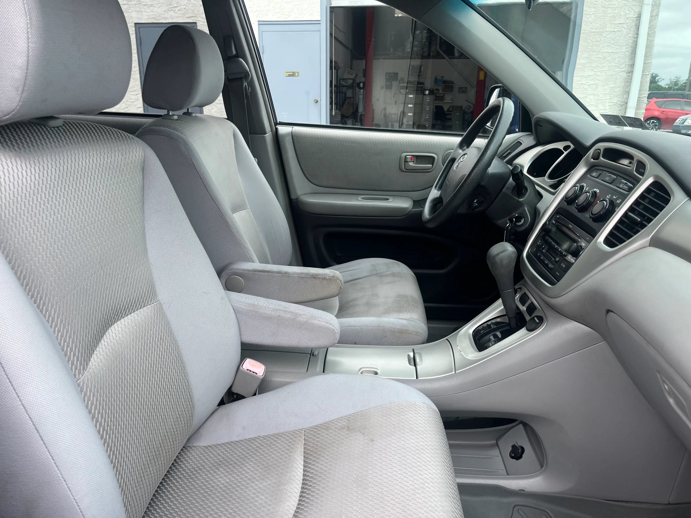 Used 2004 Toyota Highlander 4WD V6 image 10