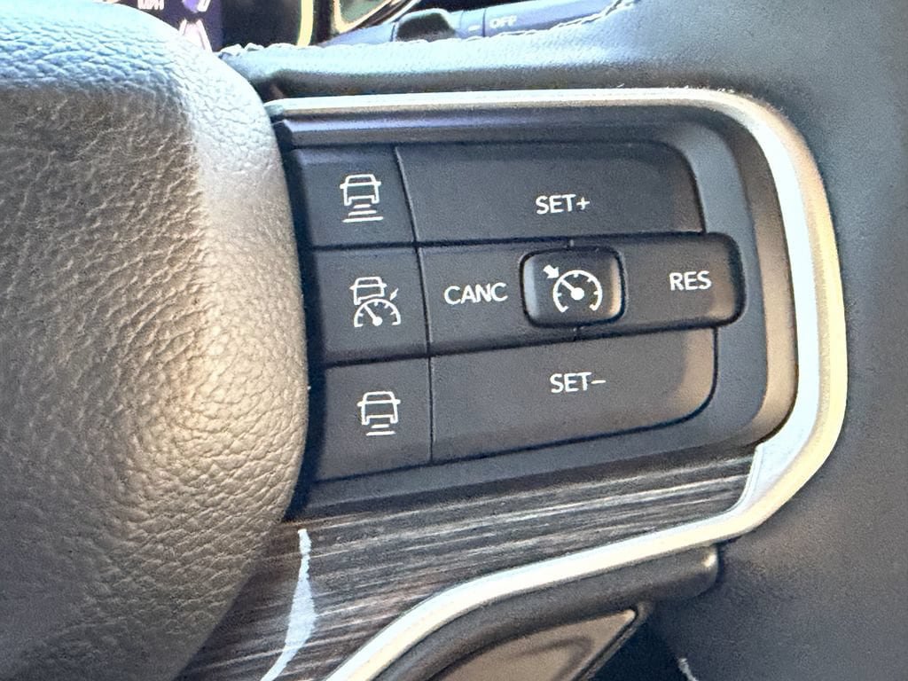 Used 2022 Jeep Wagoneer Series II AWD/4WD image 31