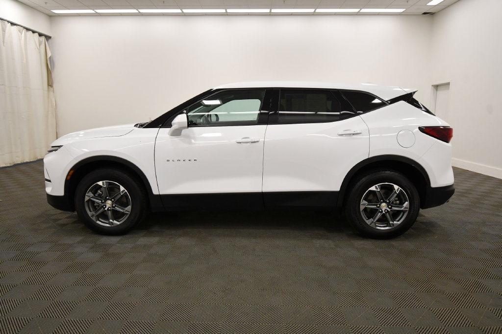 Used 2025 Chevrolet Blazer LT AWD/4WD image 4